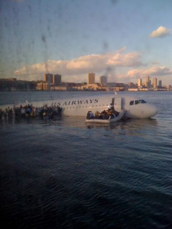 janis krums - crash - ny - photo - iphone - twitter