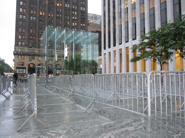 apple_store_nyc_iphone_3gs apple -store - nyc - iphone - 3gs